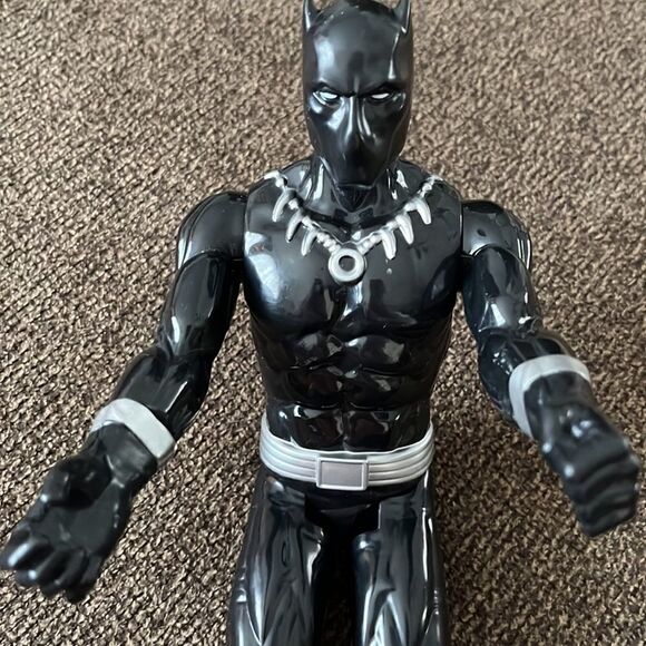 Black Panther Marvel Avengers 11.5” Black/Silver Figure Hasbro C-3632B 2017 - Picture 4 of 14